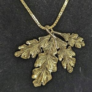 Robert Zentall Vintage Golden Leaf Pendant Square Chain Costume Jewelry 60s 70s